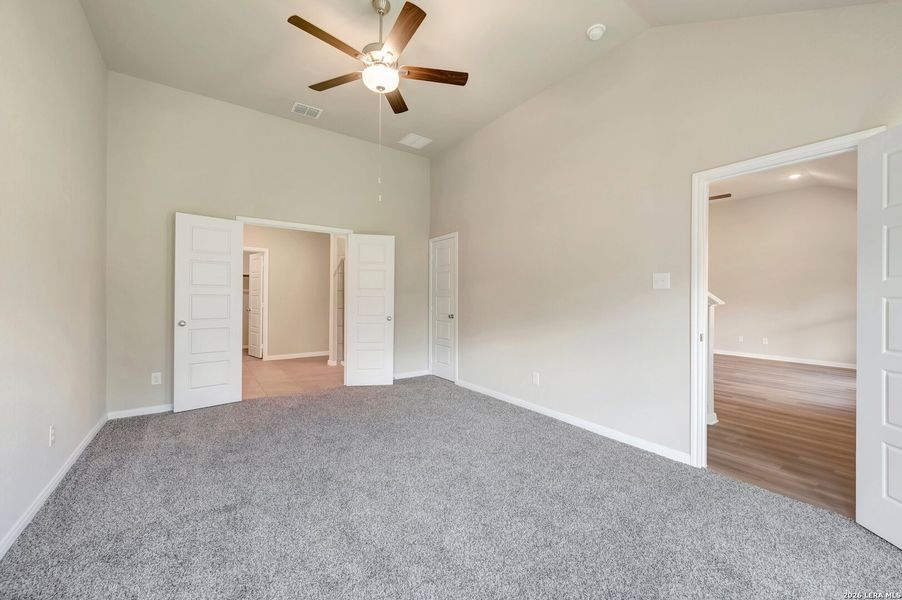 Spacious, unfurnished interior of a new home in Agave, San Antonio (Image 31).