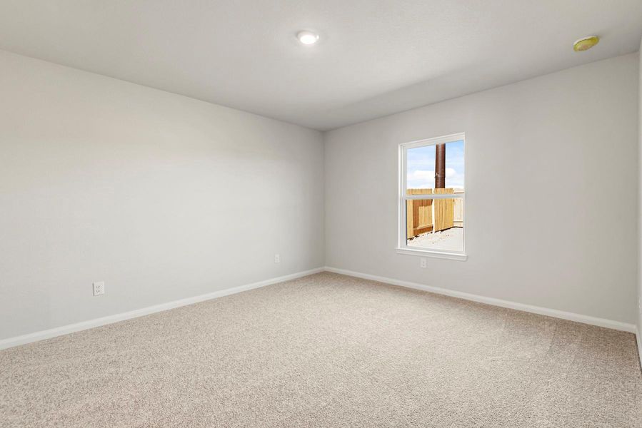 Spacious, unfurnished interior of a new home in Wayside Village, Houston (Image 12).