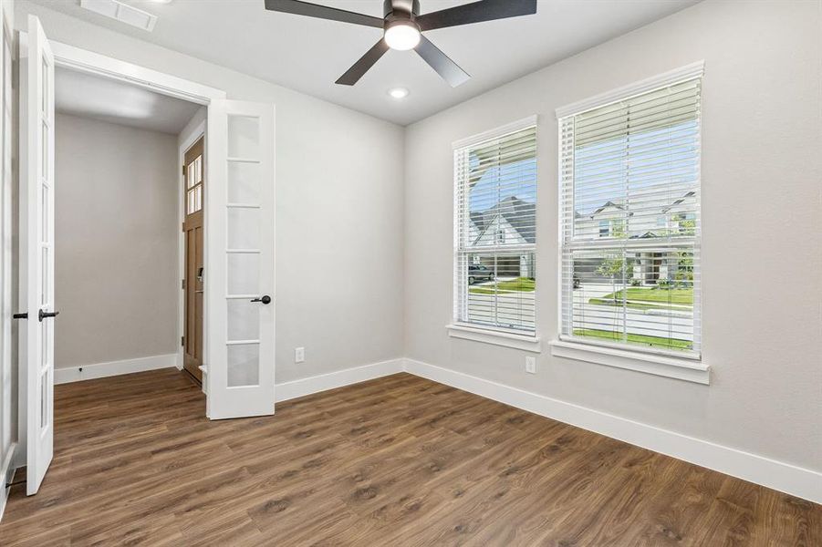 Spacious, unfurnished interior of a new home in Painted Tree Woodland West, McKinney (Image 22).