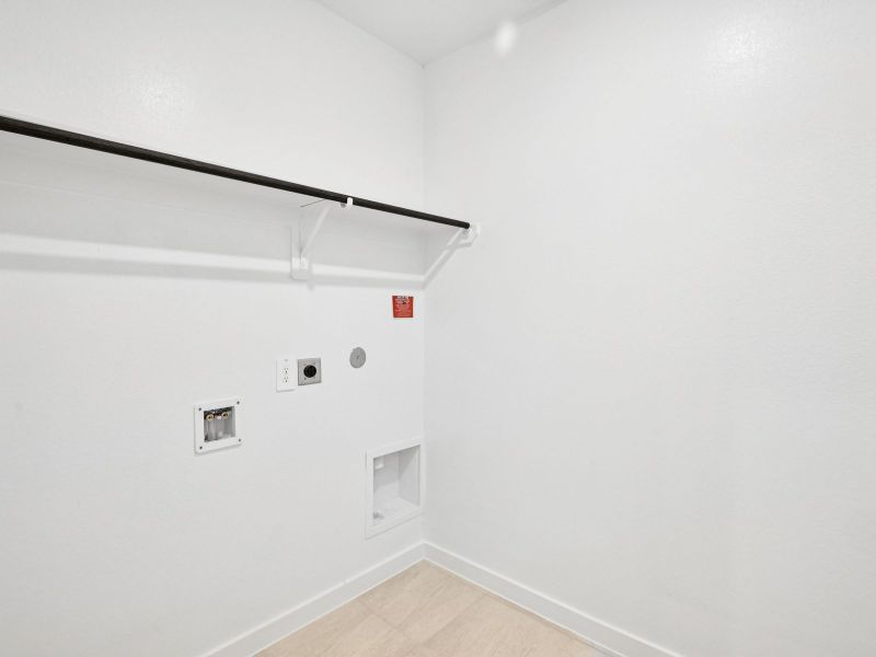 Spacious, unfurnished interior of a new home in Stewart's Ranch, Conroe (Image 14).