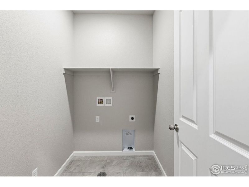 Spacious, unfurnished interior of a new home in Cordovan, Longmont (Image 21). Spacious, unfurnished interior of a new home in Cordovan, Longmont (Image 21).