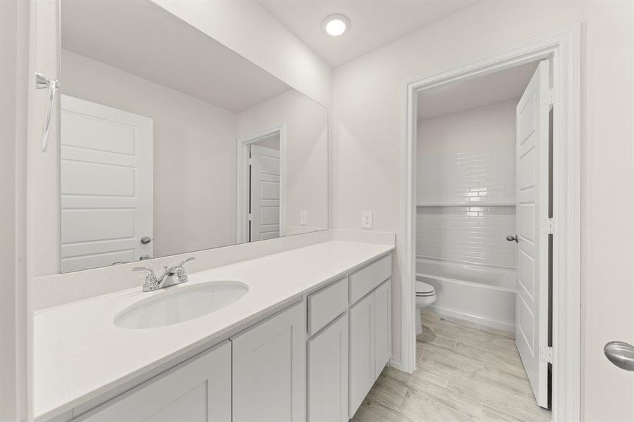 23. 3200 Yellow Pine - 2ND Bath