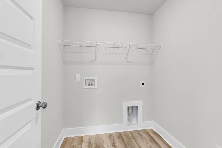 Spacious, unfurnished interior of a new home in , Summerville (Image 29).