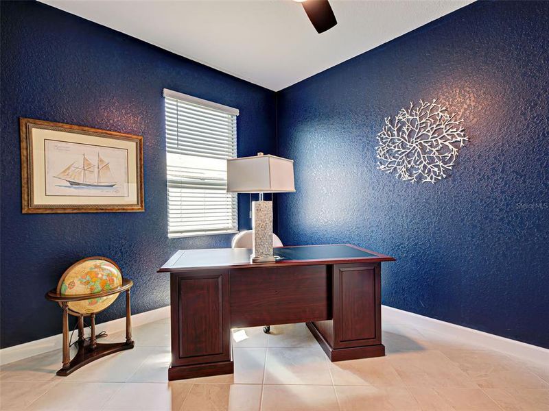 Furnished interior view inside a new home in , Englewood (Image 37).