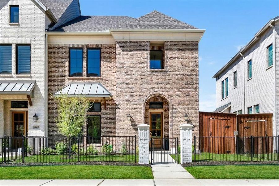 Exterior details and patio area of a home in , Frisco (Image 3).