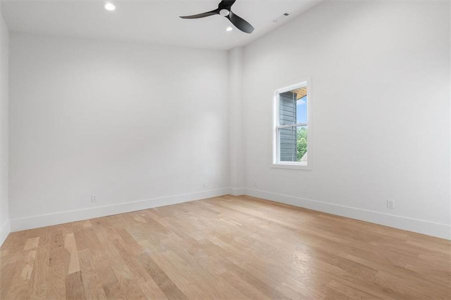 Spacious, unfurnished interior of a new home in , Bremen (Image 21).