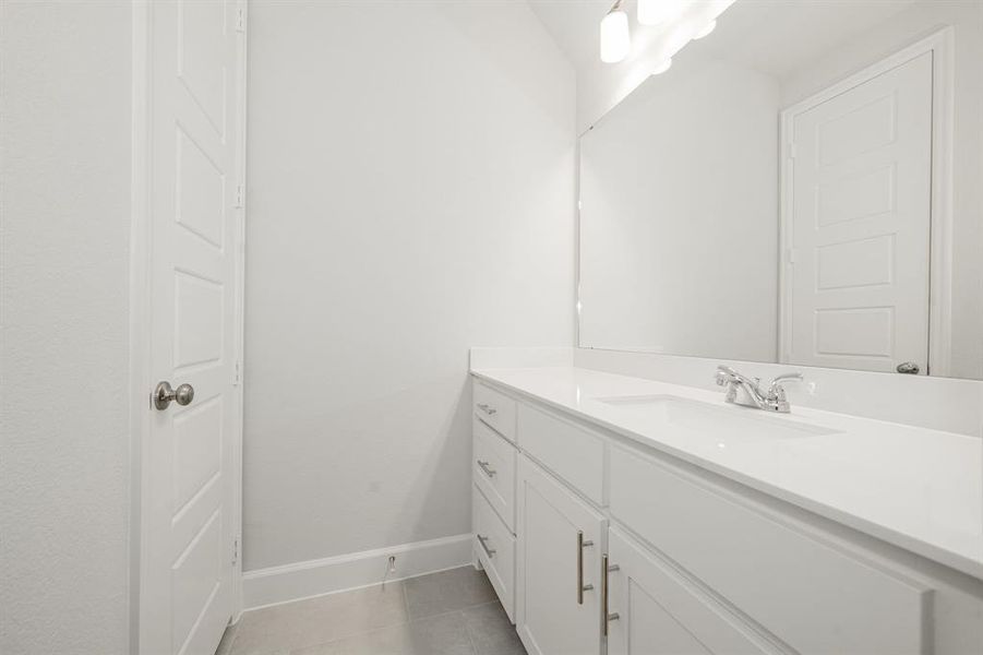 Furnished interior view inside a new home in Ventana 70', Fort Worth (Image 20).