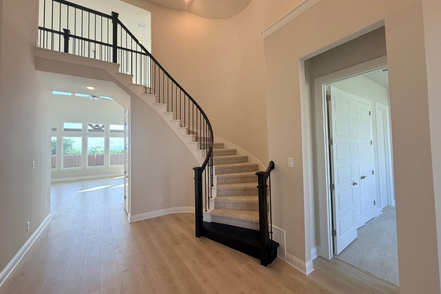 Spacious, unfurnished interior of a new home in Polo Ridge, Forney (Image 11). Spacious, unfurnished interior of a new home in Polo Ridge, Forney (Image 11).