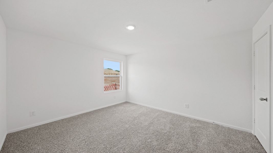 Spacious, unfurnished interior of a new home in Chapel Lakes, Montgomery (Image 19).