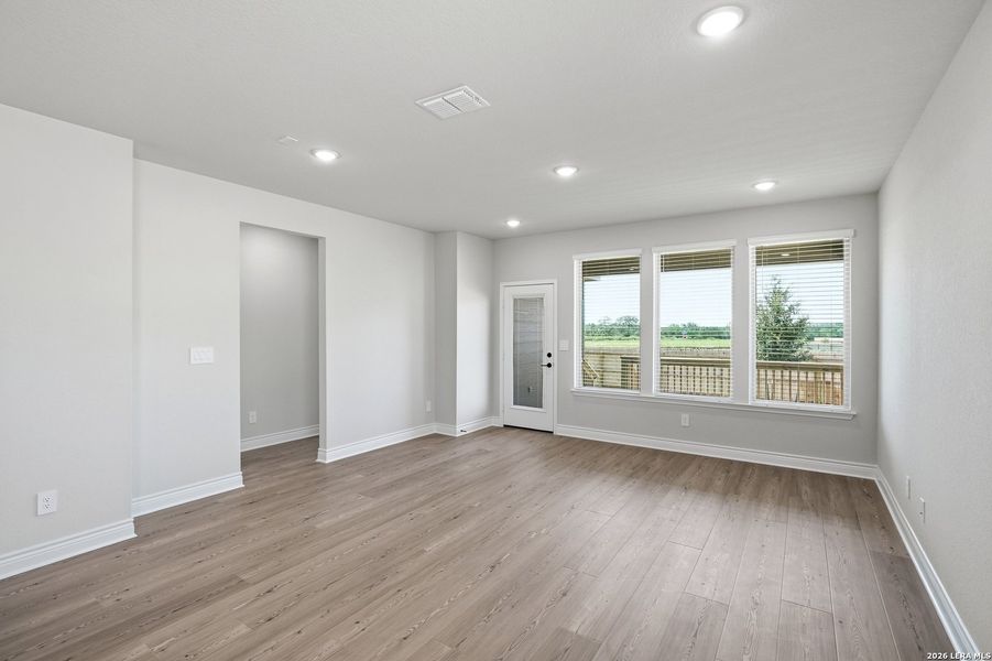 Spacious, unfurnished interior of a new home in Bison Ridge, San Antonio (Image 22). Spacious, unfurnished interior of a new home in Bison Ridge, San Antonio (Image 22).