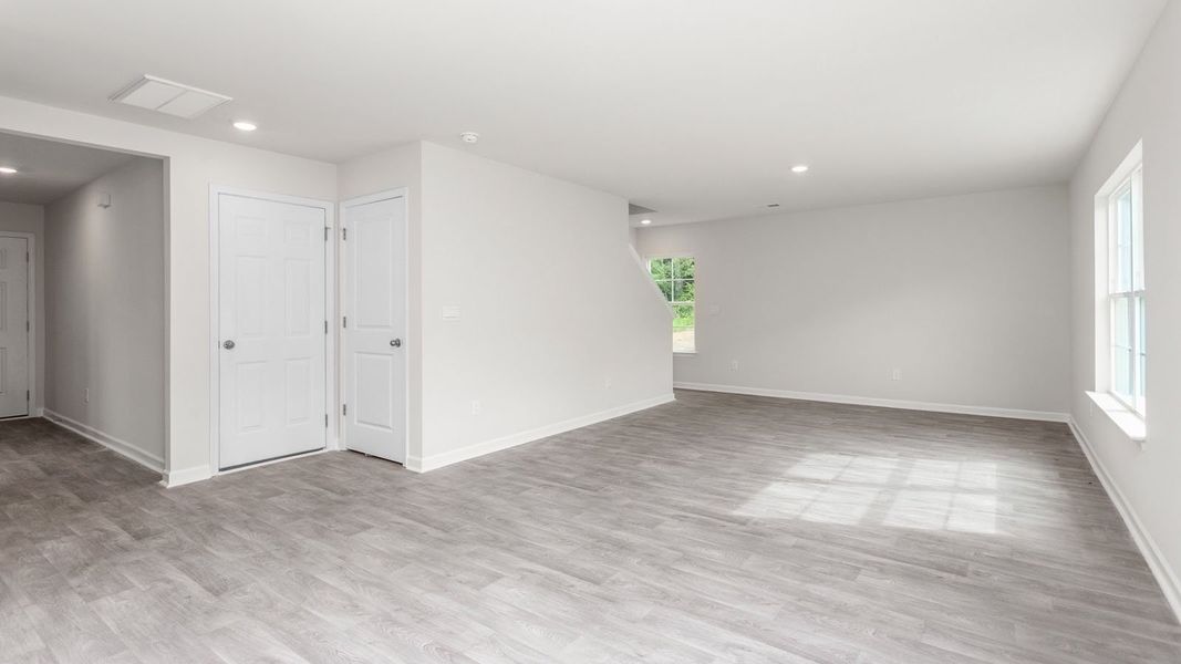 Representative unfurnished interior of a home built from the PENWELL by D.R. Horton in English Farm, Archdale (Image 10).