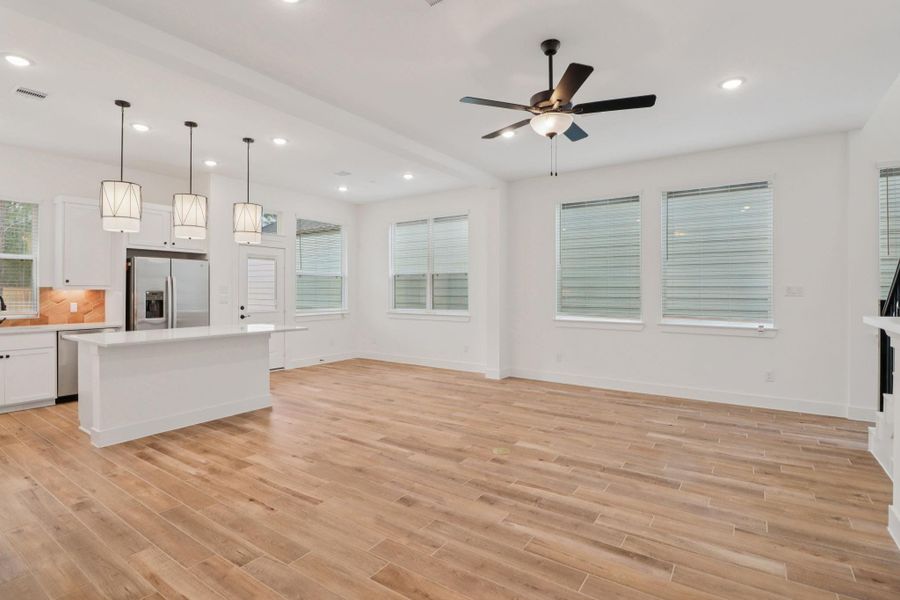 Spacious, unfurnished interior of a new home in Kresston, Montgomery (Image 18).