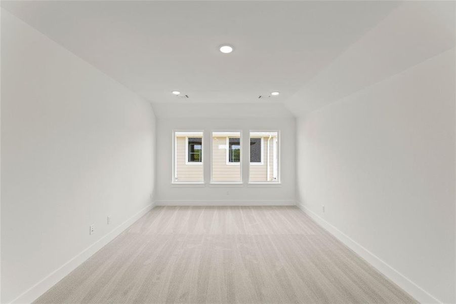 Spacious, unfurnished interior of a new home in Treeline, Justin (Image 12).