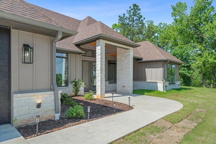 Exterior details and patio area of a home in , Winona (Image 3).