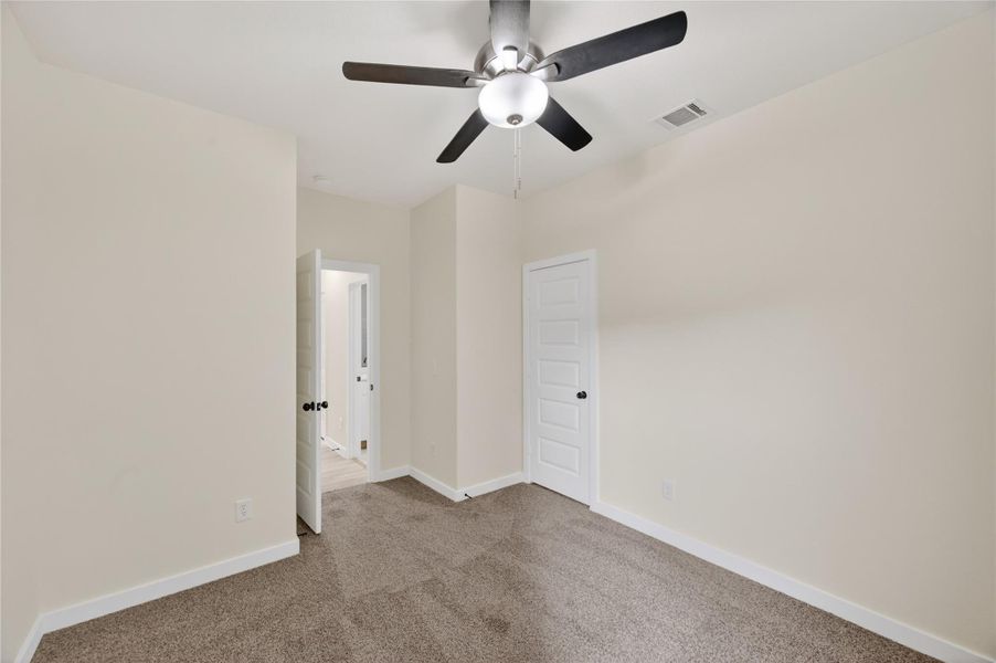 Spacious, unfurnished interior of a new home in Chapel Run, Montgomery (Image 15).