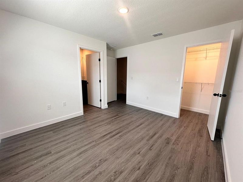 Bedroom 3 with ensuite bathroom (upstairs)