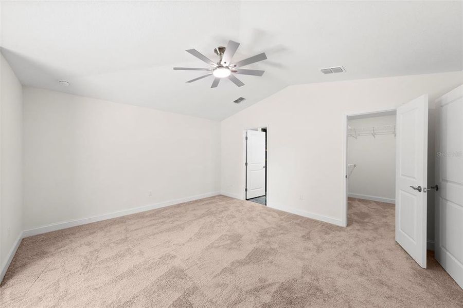 Spacious, unfurnished interior of a new home in , St. Petersburg (Image 33).