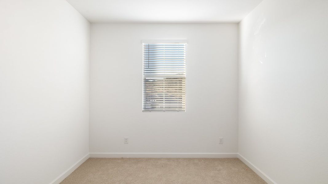 Spacious, unfurnished interior of a new home in Aloravita, Peoria (Image 32).