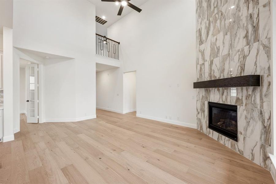 Spacious, unfurnished interior of a new home in Windsong Ranch Classic 61, Prosper (Image 24).