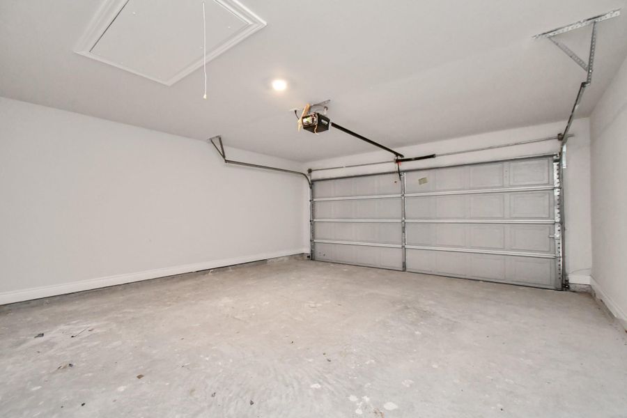 Spacious, unfurnished interior of a new home in Grand Oaks Reserve, Cleveland (Image 23). Spacious, unfurnished interior of a new home in Grand Oaks Reserve, Cleveland (Image 23).