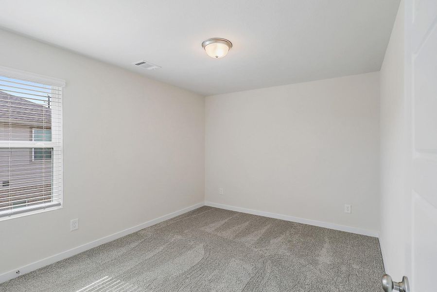 Spacious, unfurnished interior of a new home in Heights of Barbers Hill, Baytown (Image 11).