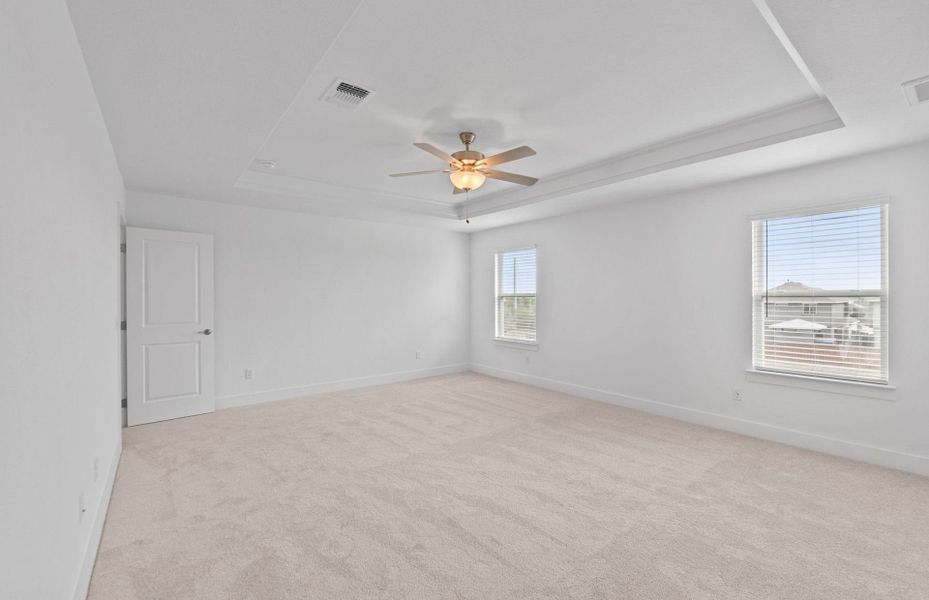 Spacious, unfurnished interior of a new home in Crosswinds, Kyle (Image 11).