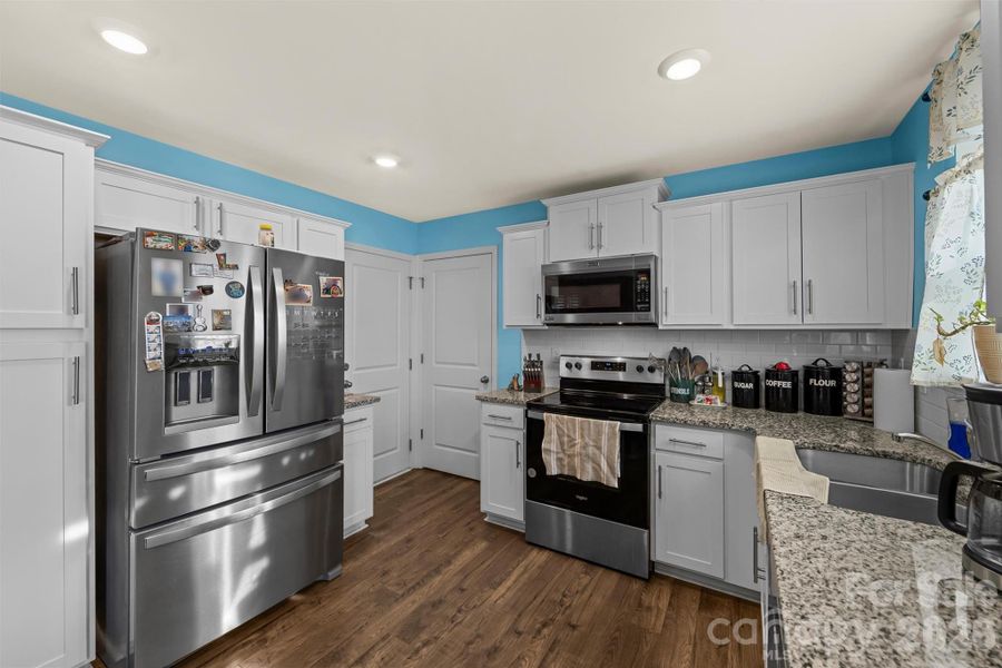 Furnished interior view inside a new home in , Arden (Image 14).