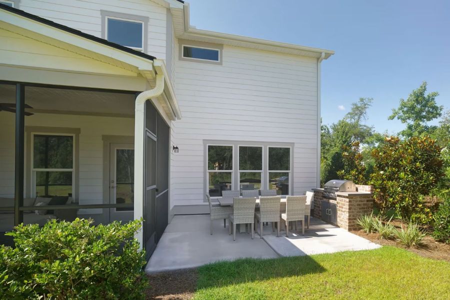 Representative exterior details of a home built from the Woodward by Pulte Homes in Indigo Bay, Myrtle Beach (Image 3).