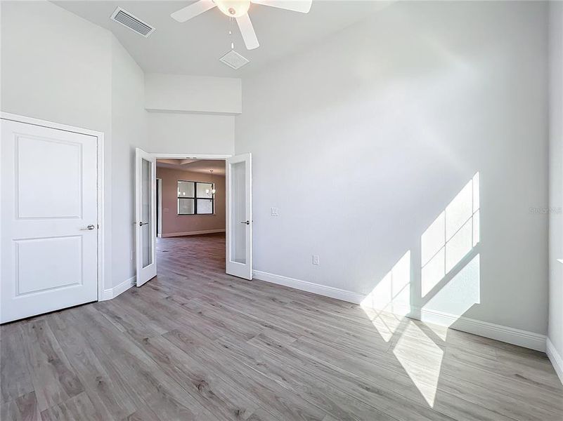 Spacious, unfurnished interior of a new home in , Punta Gorda (Image 41).