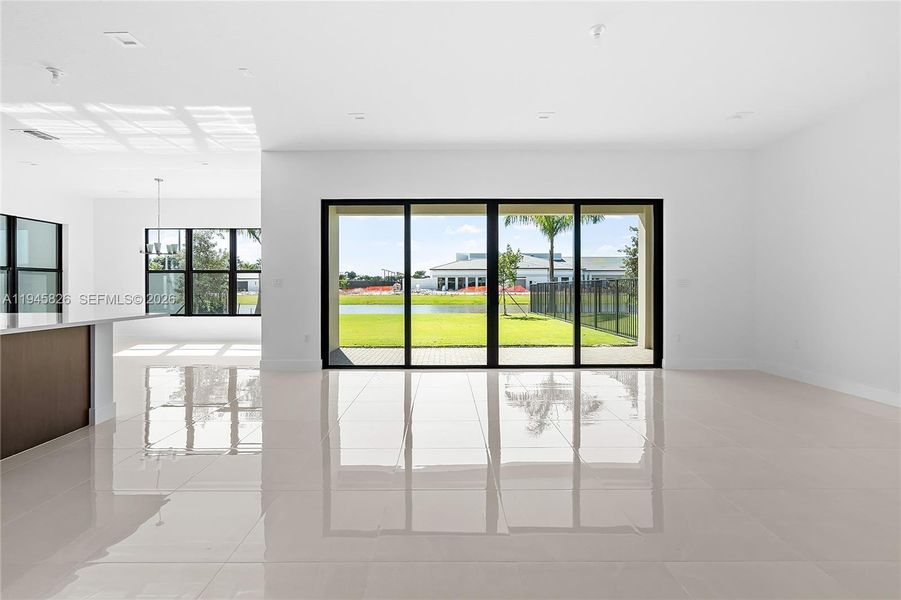 Spacious, unfurnished interior of a new home in , Boca Raton (Image 44).