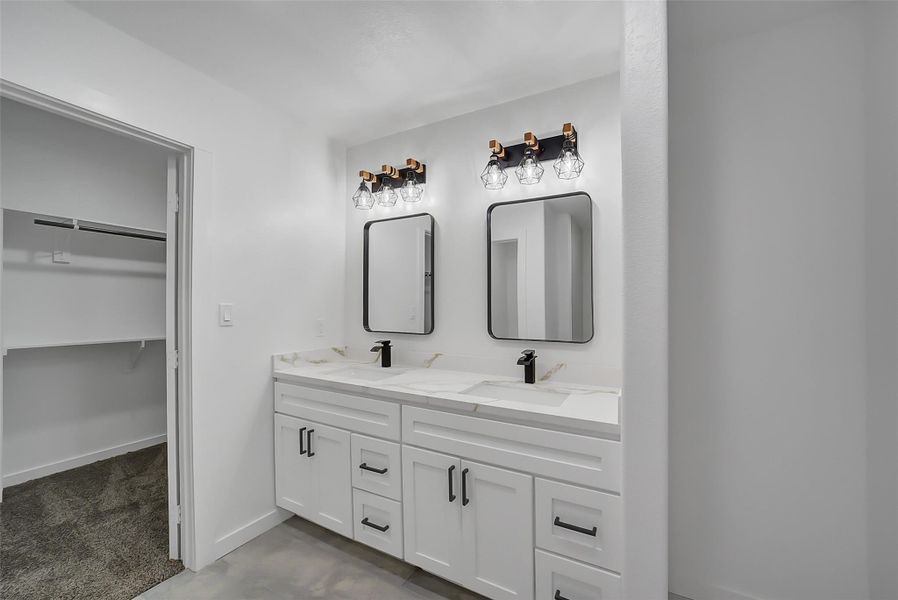 Furnished interior view inside a new home in , Conroe (Image 10).