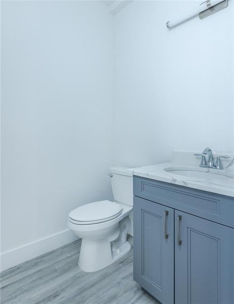 GUEST BATH ON 2ND FLOOR