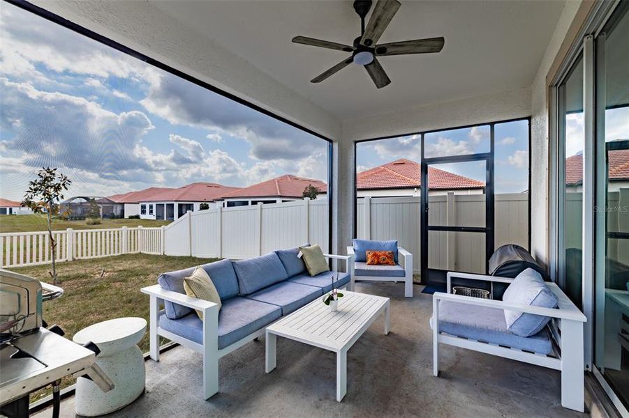 Exterior details and patio area of a home in , Wimauma (Image 4).