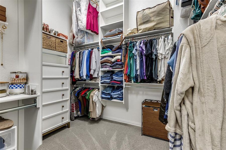 Furnished interior view inside a new home in Reunion 60s, Rhome (Image 27).