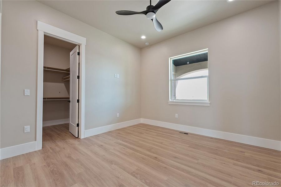 Spacious, unfurnished interior of a new home in , Fort Lupton (Image 40).