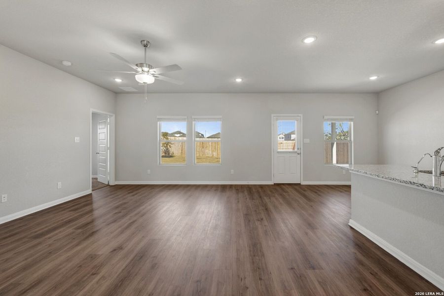 Spacious, unfurnished interior of a new home in Paloma Park, Converse (Image 28).
