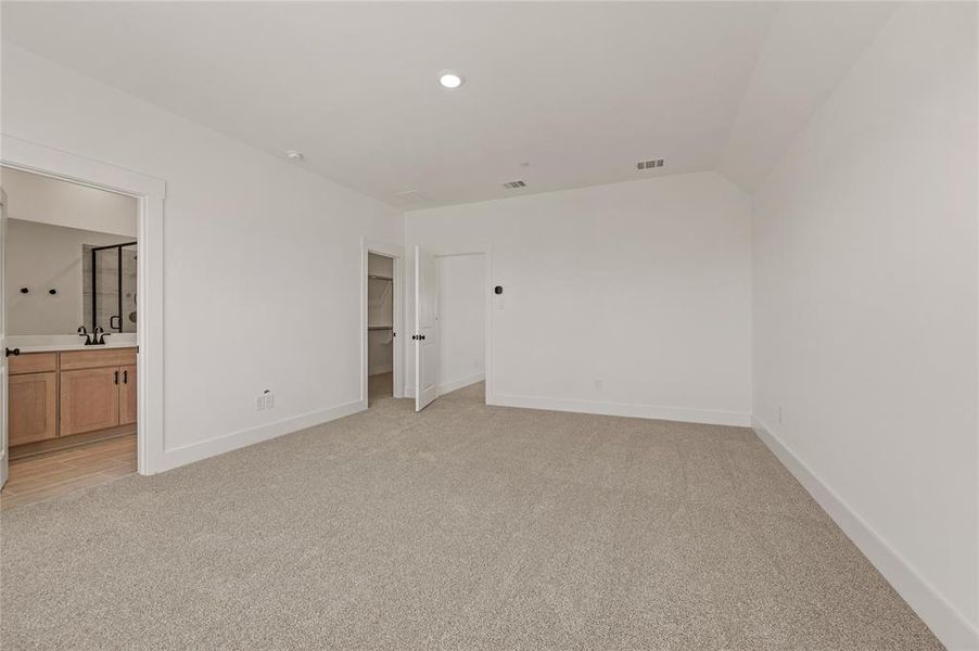 Spacious, unfurnished interior of a new home in Talia, Mesquite (Image 23).