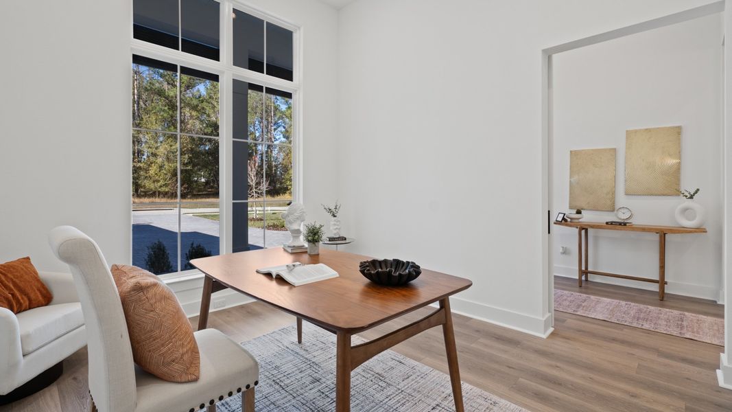 Representative furnished interior of a home built from the 2697F by Perry Homes in Southern Hills, Brooksville (Image 17).