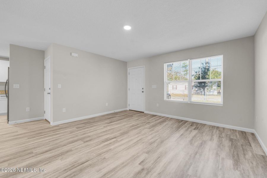 Spacious, unfurnished interior of a new home in , Jacksonville (Image 19).