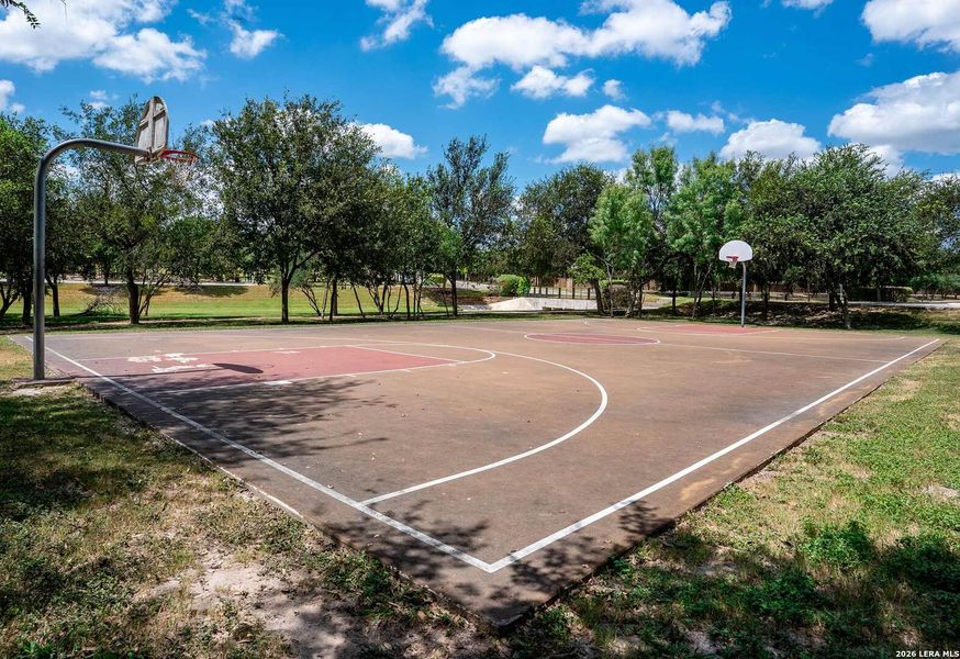 Community amenities in Weston Oaks, San Antonio (Image 18).