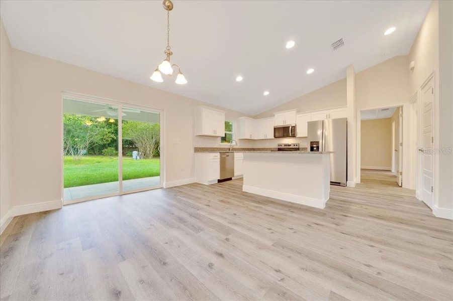 Spacious, unfurnished interior of a new home in , Ocala (Image 28).
