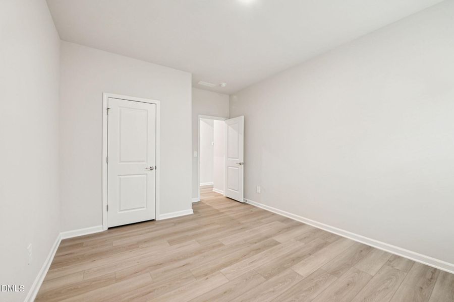 19-web-or-mls-Raleigh - Oak Manor - 137