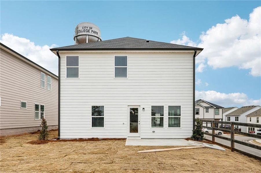 Exterior details and patio area of a home in Hawthorne Station, College Park (Image 3).