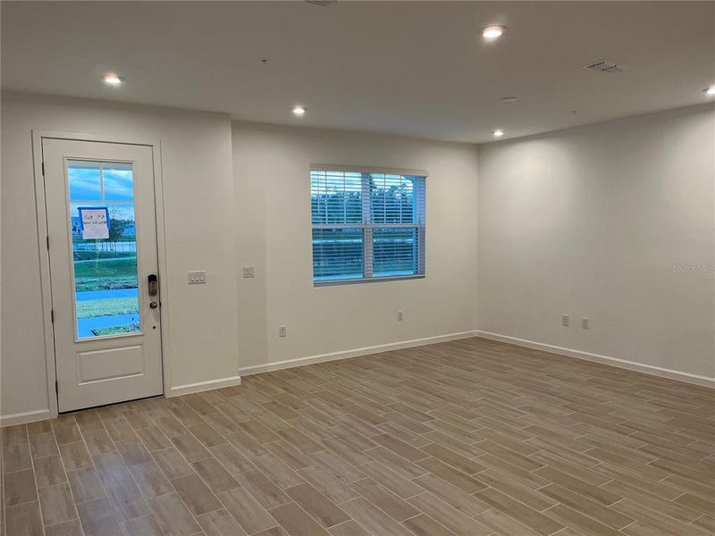 Spacious, unfurnished interior of a new home in Meridian Parks, Orlando (Image 23).