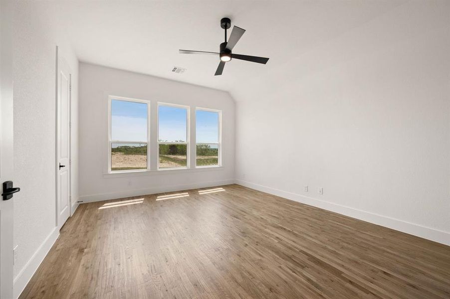 Spacious, unfurnished interior of a new home in Bella Crossing, Fort Worth (Image 30).