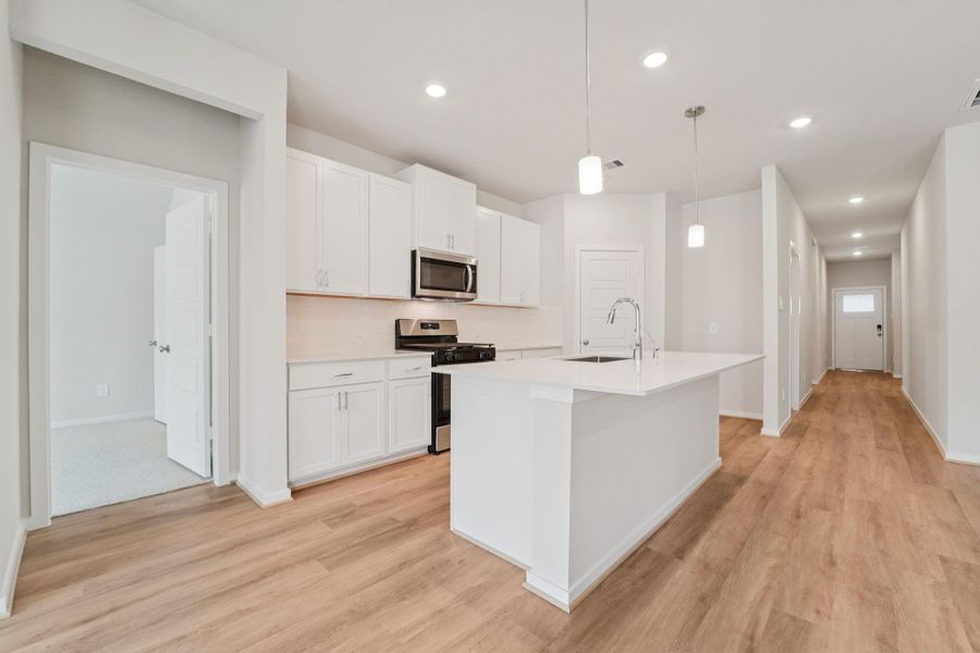 Photo is not of the actual home, but is an inspirational photo of builder’s model home and may depict options, furnishings, and/or decorator features that are not included Photo is not of the actual home, but is an inspirational photo of builder’s model home and may depict options, furnishings, and/or decorator features that are not included