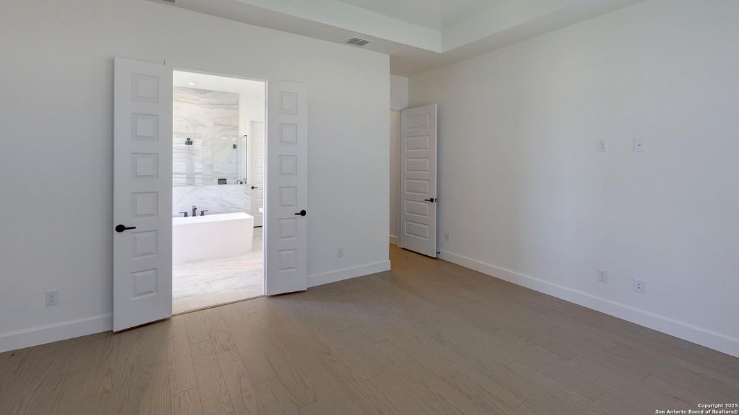 Spacious, unfurnished interior of a new home in George's Ranch Acre, Boerne (Image 14). Spacious, unfurnished interior of a new home in George's Ranch Acre, Boerne (Image 14).