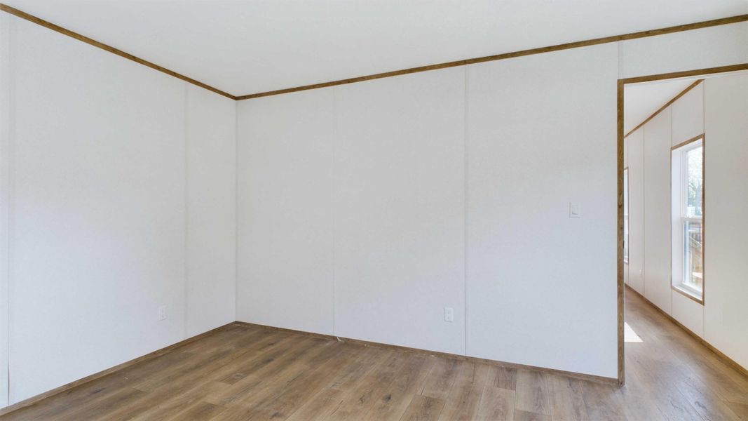 Spacious, unfurnished interior of a new home in , Bonneau (Image 10).