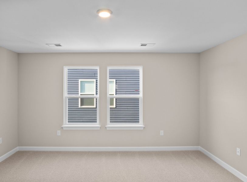 Spacious, unfurnished interior of a new home in Coastal Club of the Carolinas, Calabash (Image 20).