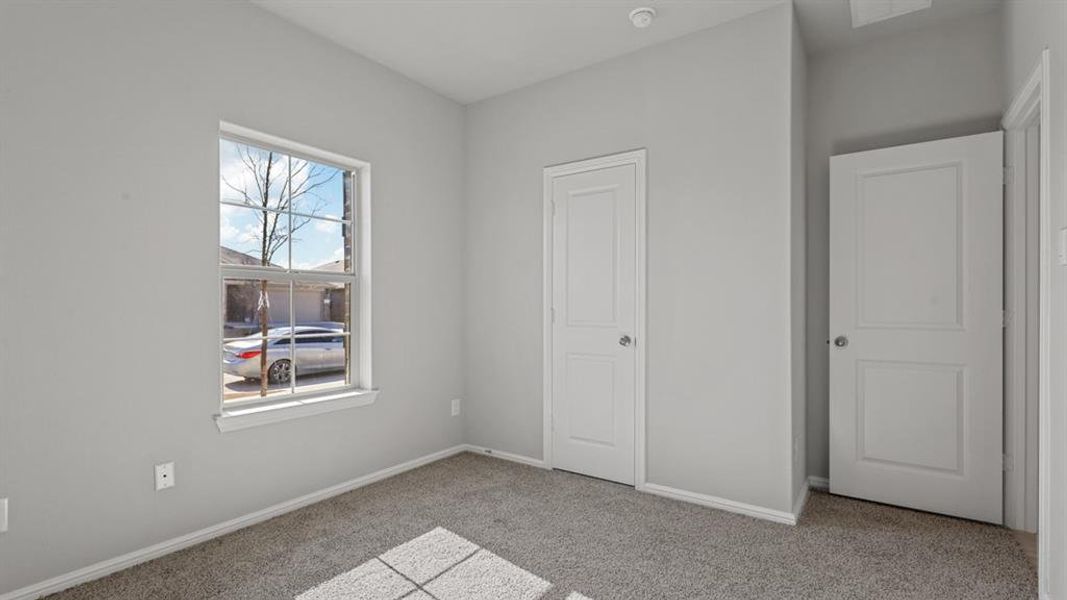 Spacious, unfurnished interior of a new home in Lonestar at Liberty Trails, Fort Worth (Image 29).